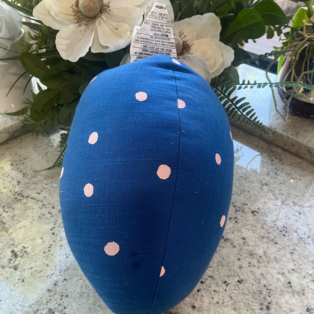 Blue decorative pillow (New)